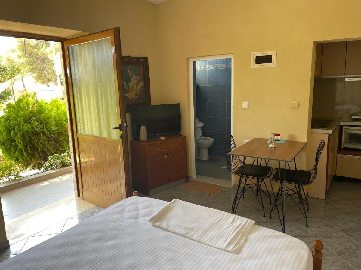 Elias Guest House Sarandë Buitenkant foto