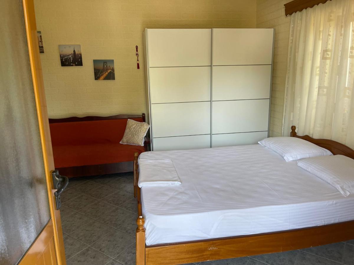 Elias Guest House Sarandë Buitenkant foto